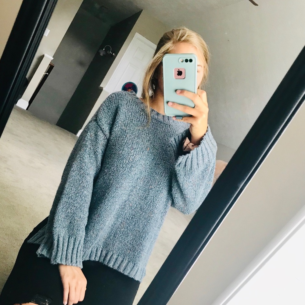 Super cute American Eagle sweater - Picture 3 of 8
